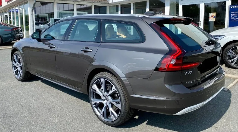 Volvo V90 Cross Country B4 Ultimate =NEW= Panorama/Distronic Гаранция Image 2