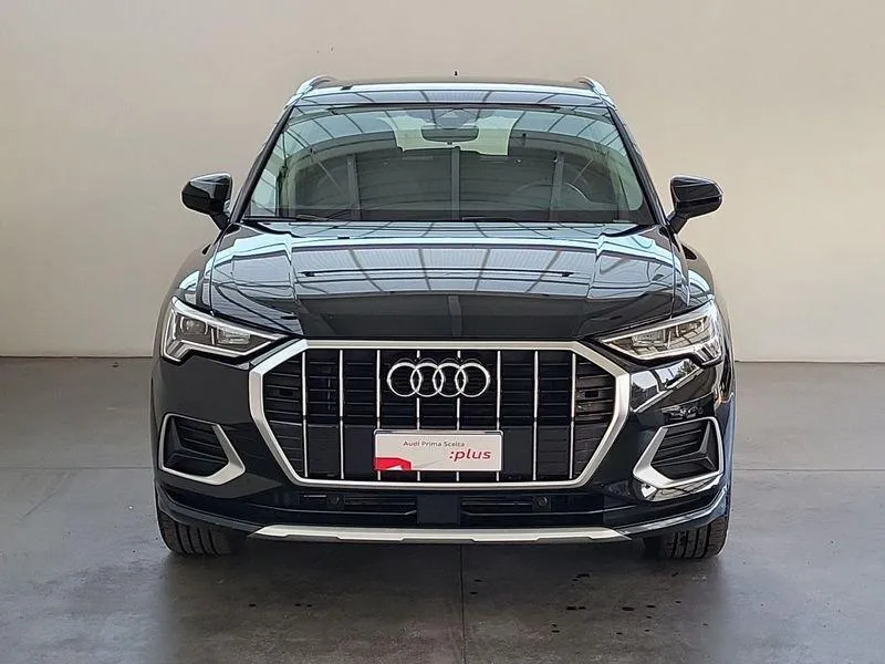 AUDI Q3 35 TDI S tronic Business Advanced Image 2