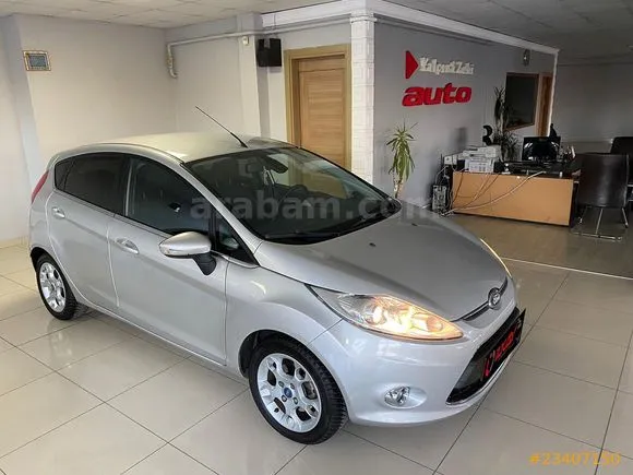 Ford Fiesta 1.4 Titanium Image 2