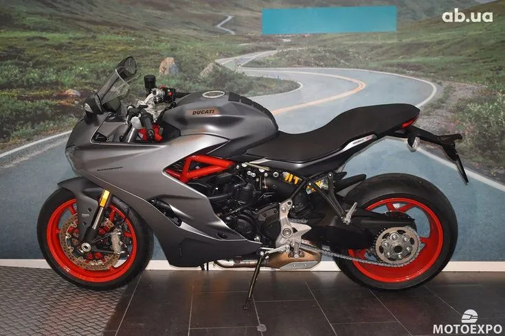 Ducati SuperSport Image 2